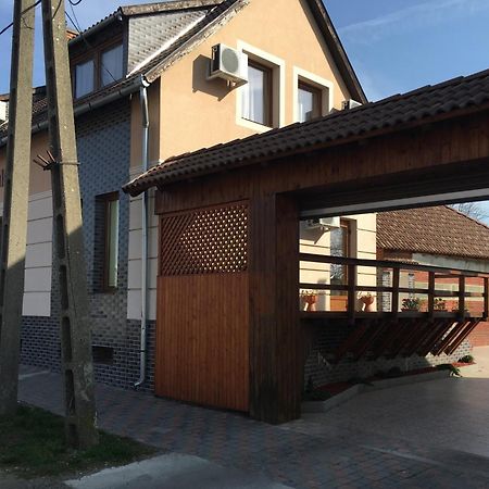 Abszolút Hotel és Panzió Nyirbator Exterior foto