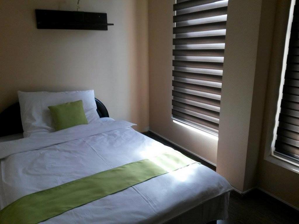 Abszolút Hotel és Panzió Nyirbator Quarto foto