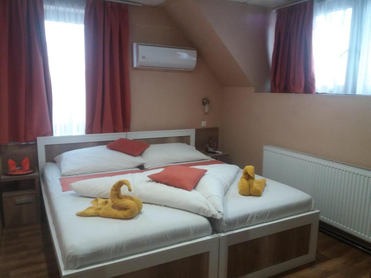 Abszolút Hotel és Panzió Nyirbator Exterior foto