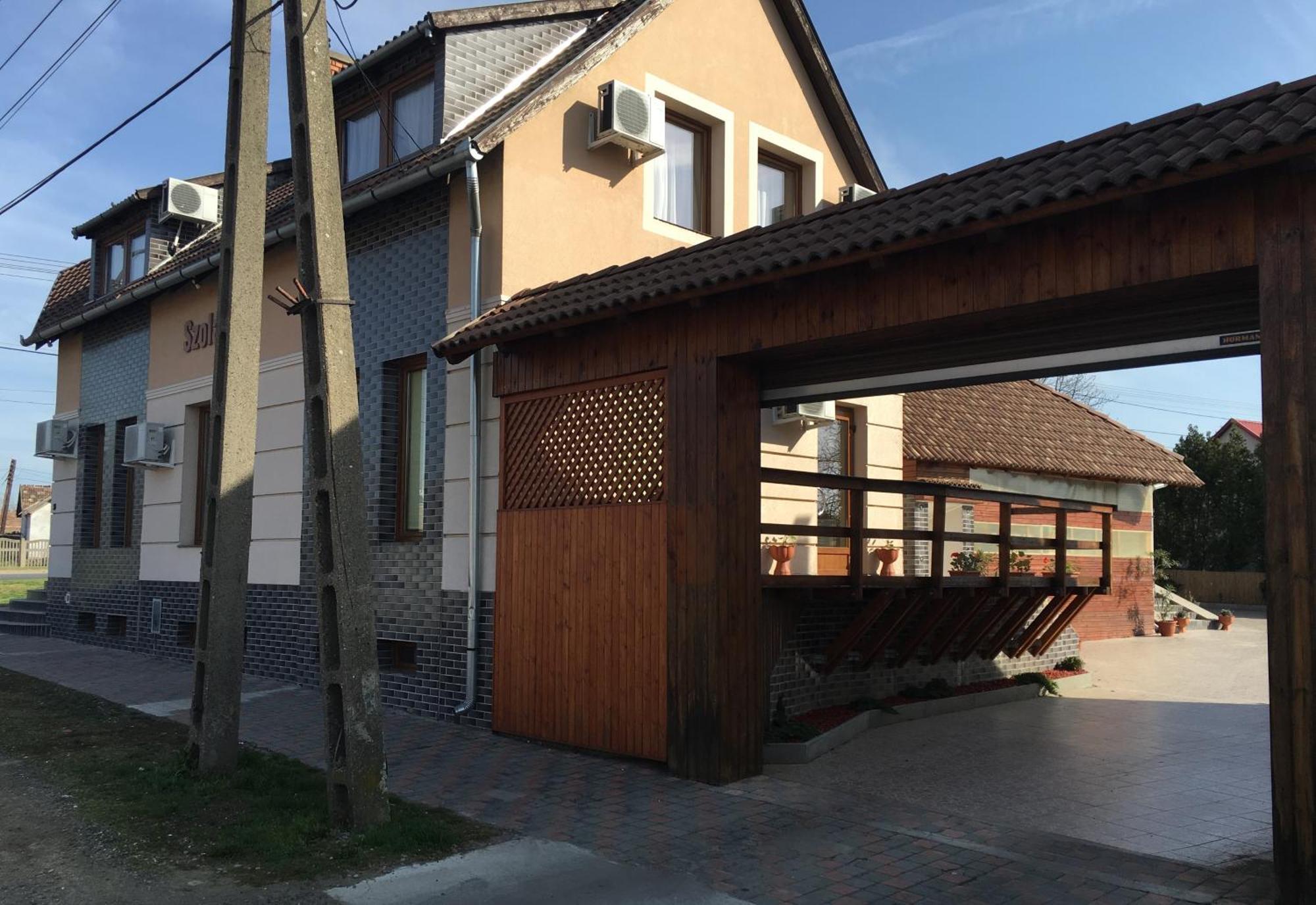 Abszolút Hotel és Panzió Nyirbator Exterior foto