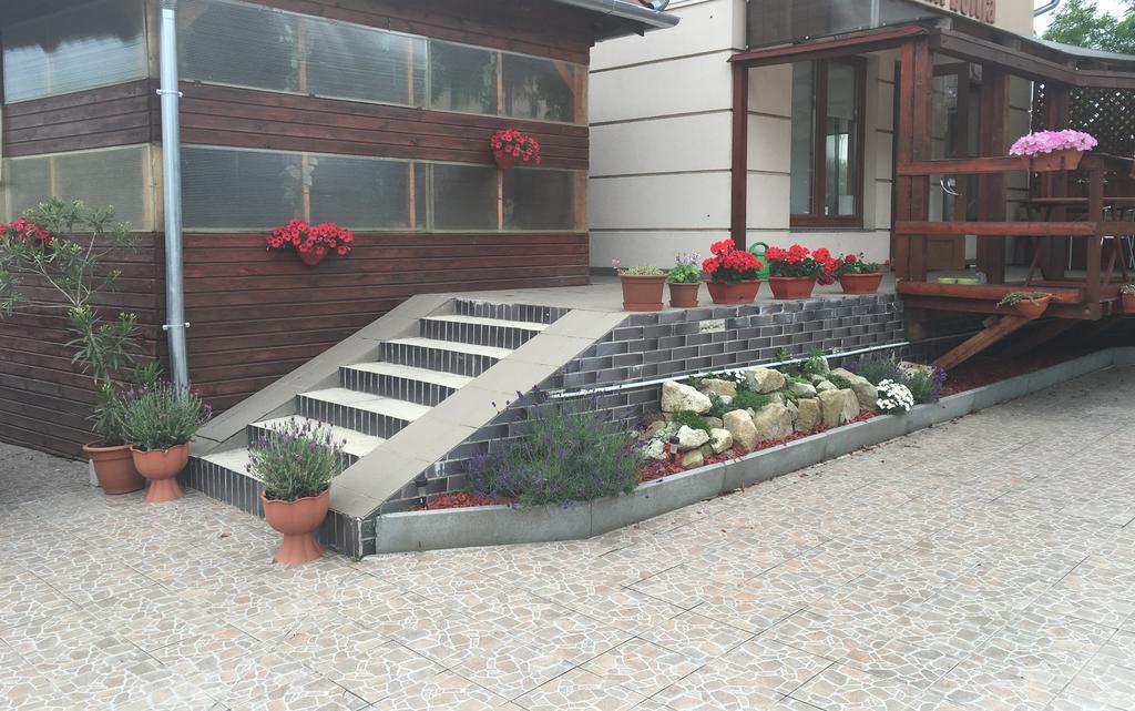 Abszolút Hotel és Panzió Nyirbator Exterior foto