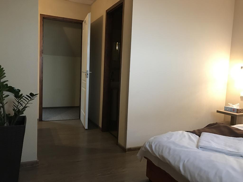 Abszolút Hotel és Panzió Nyirbator Exterior foto