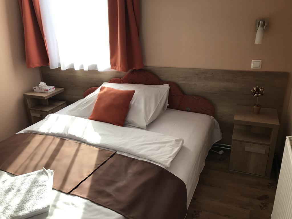 Abszolút Hotel és Panzió Nyirbator Exterior foto