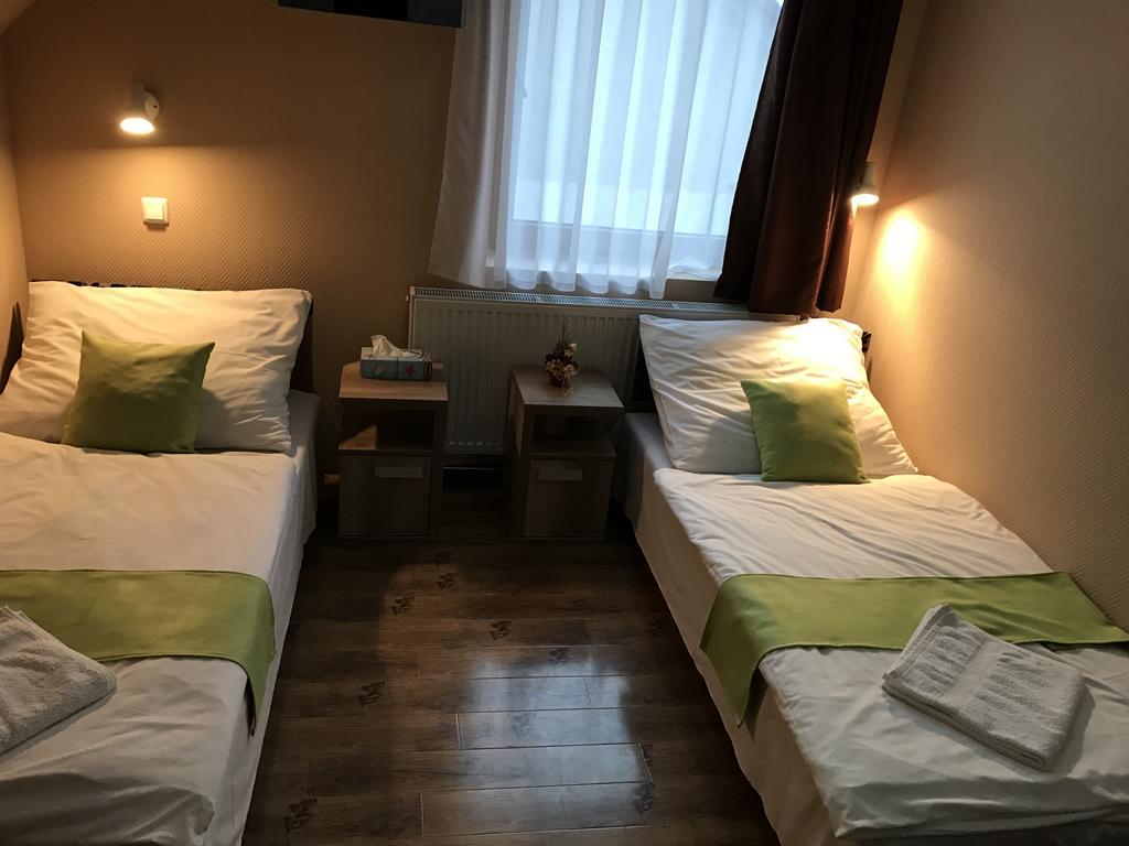 Abszolút Hotel és Panzió Nyirbator Exterior foto